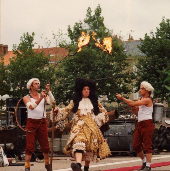 Le Roi Soleil entre en scène dans le spectacle de la véritable histoire de France