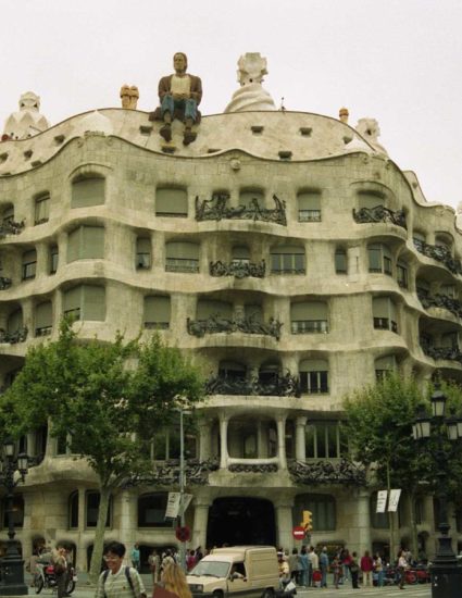 Le Géant sur le toit de la Pedrera de Gaudi à Barcelone