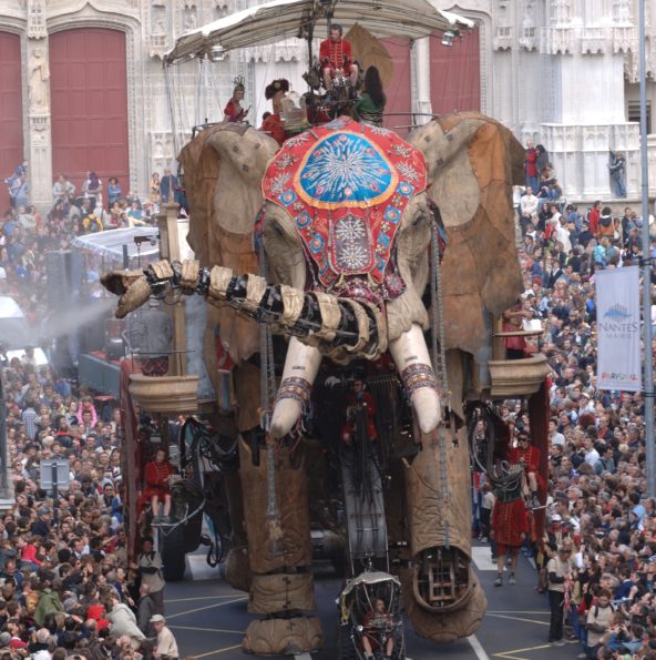 L'éléphant devant la cathédrale de Nantes